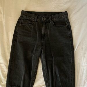 American Eagle Outfitters mom jeans